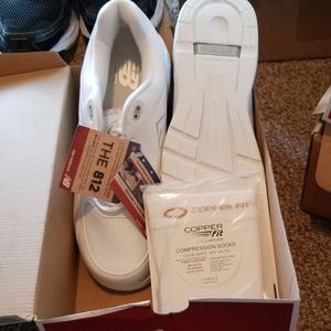 PRICE DROP Mens NWT New Balance sneakers White